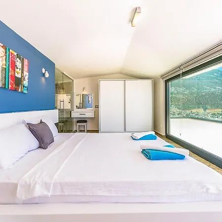 Sleeps 10 With Pool Air Con And Wifi * 칼칸