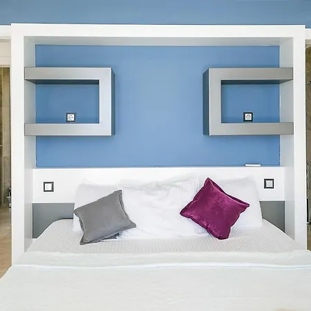 빌라 Sleeps 10 With Pool Air Con And Wifi