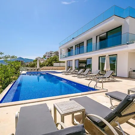 Sleeps 10 With Pool Air Con And Wifi 빌라 칼칸